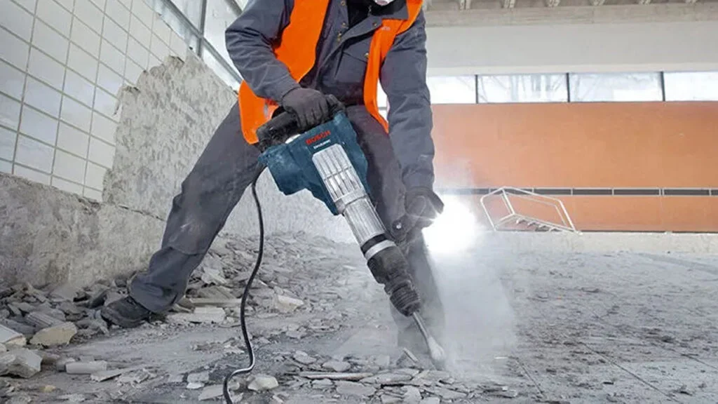 تكسير أرضية خرسانية بالكمبروسر - تكسير الأرضيات