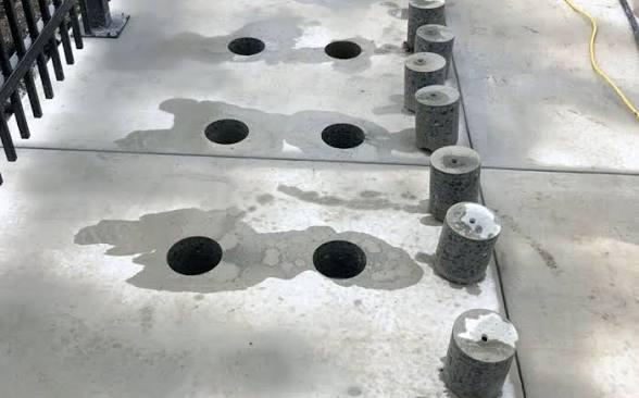 فتحات كور مكتملة داخل بلاطة خرسانية - السليفات وفتحات التجميع الخدمية