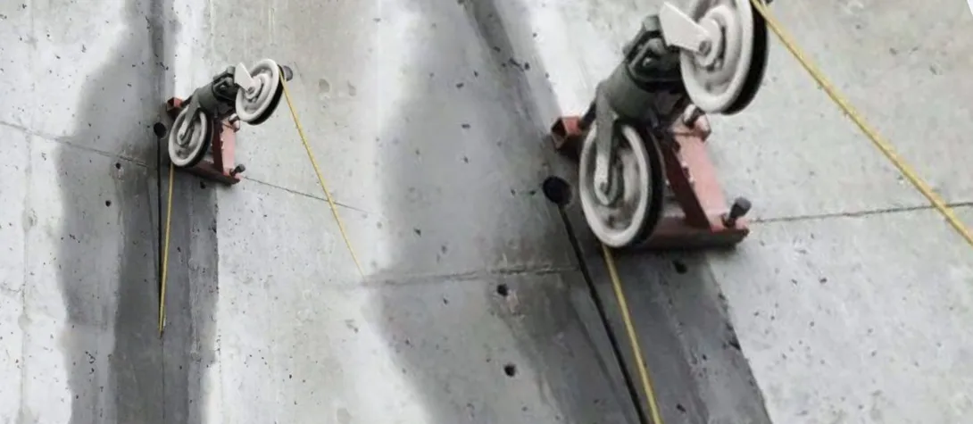 قص قواعد خرسانية بالواير - القواعد والأساسات الضخمة